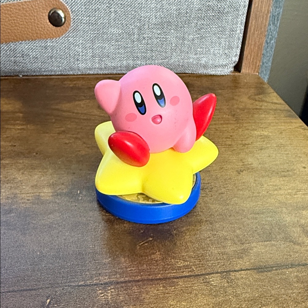 Nintendo Amiibo Kirby Figure